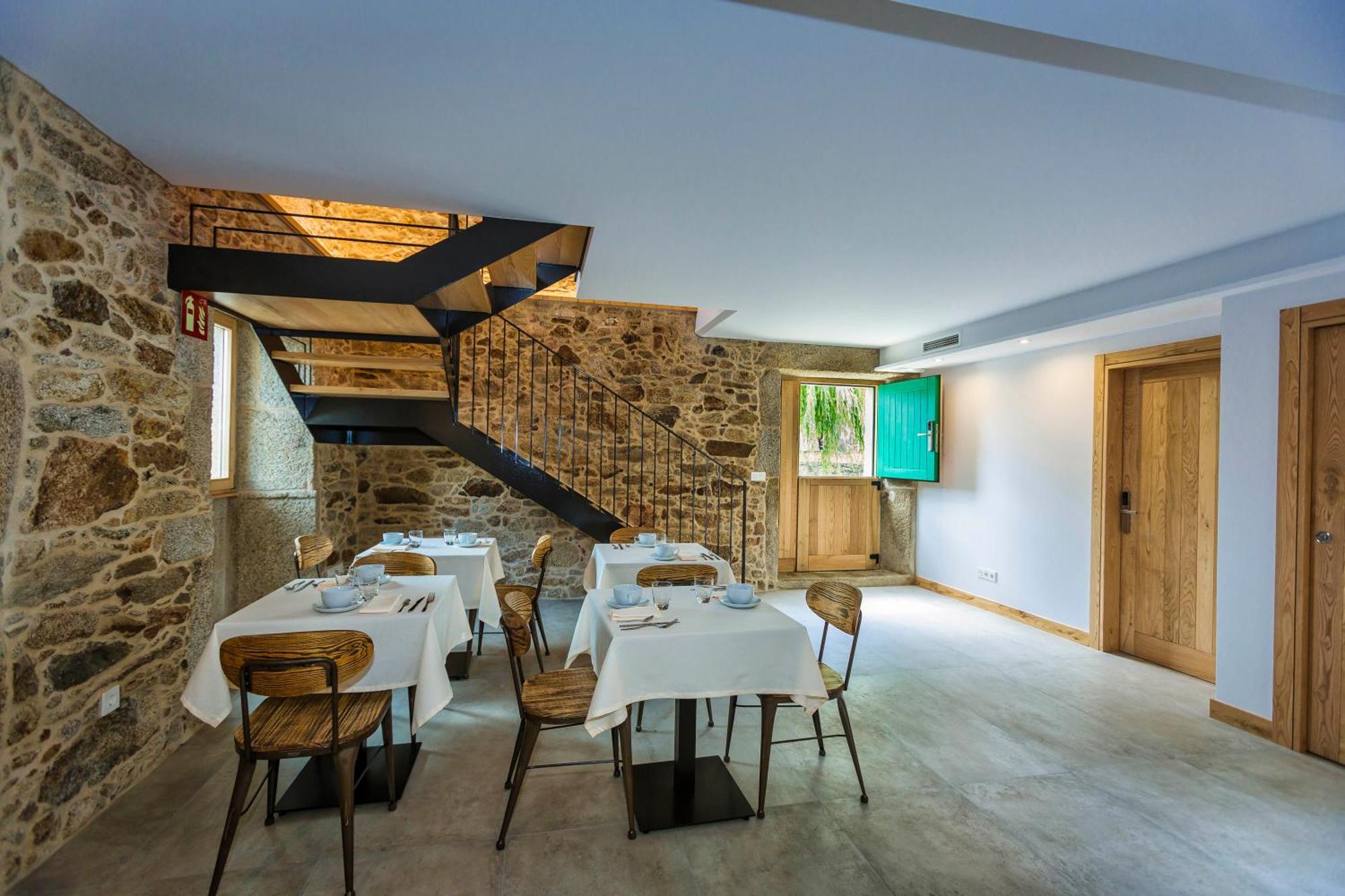A De Lucia Hotel Quintans Bagian luar foto
