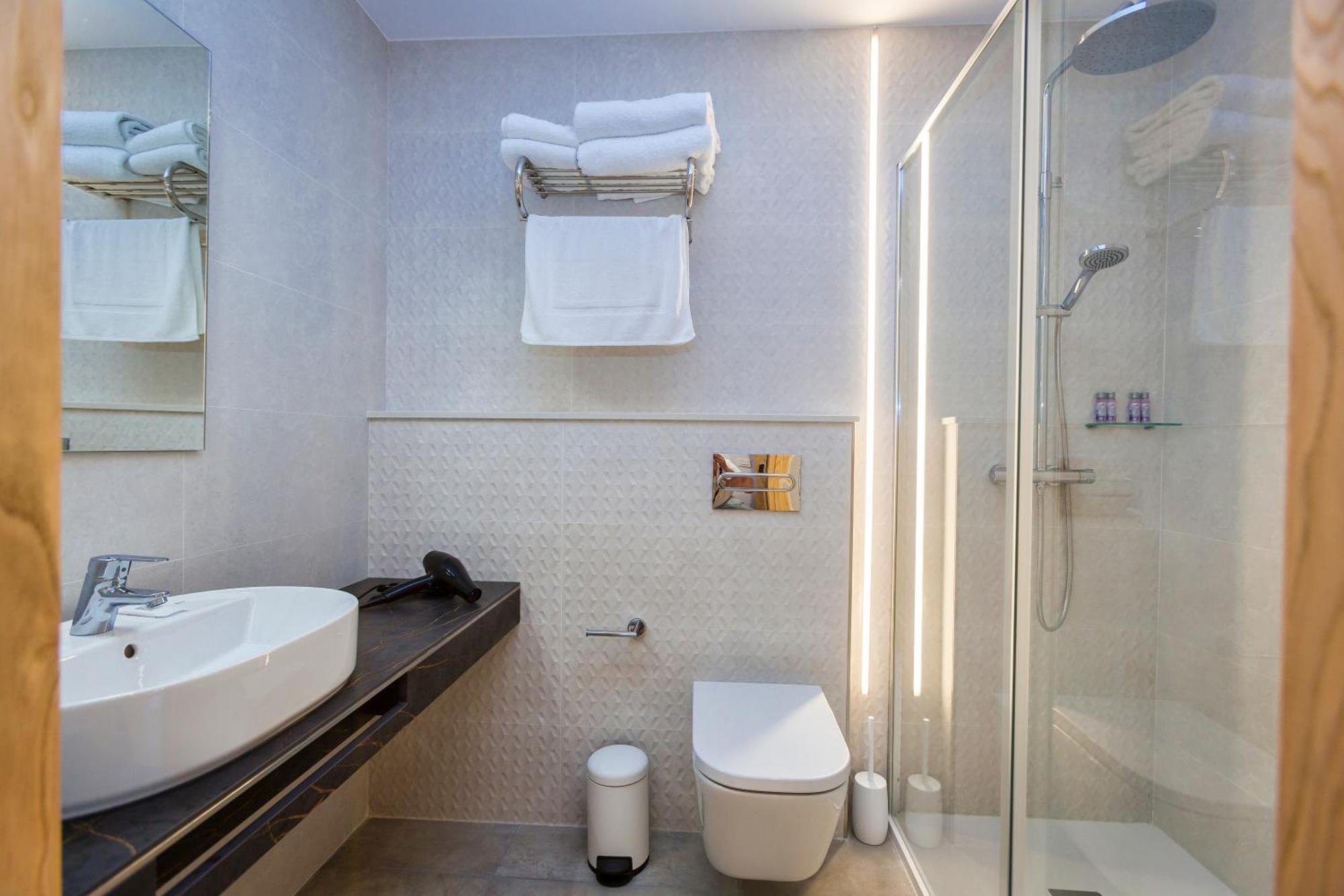 A De Lucia Hotel Quintans Bagian luar foto